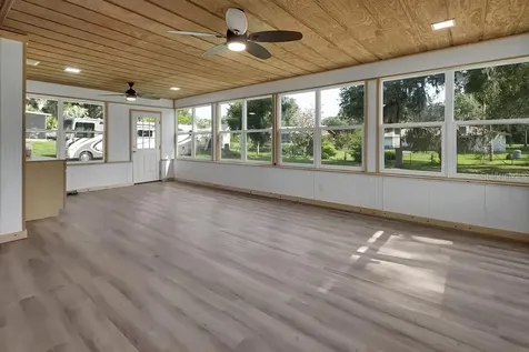 235 W Retta Street De Leon Springs FL 32130