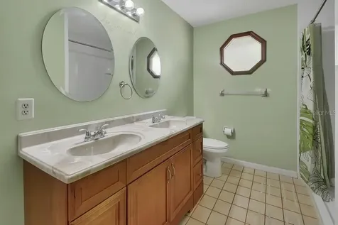 235 W Retta Street De Leon Springs FL 32130