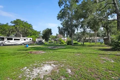 235 W Retta Street De Leon Springs FL 32130