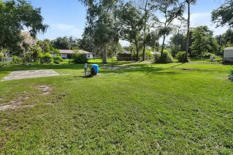 235 W Retta Street De Leon Springs FL 32130