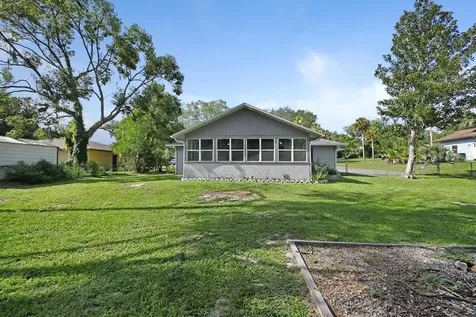 235 W Retta Street De Leon Springs FL 32130