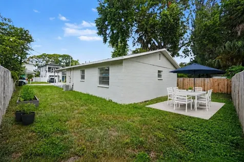 5733 66th Lane N St Petersburg FL 33709