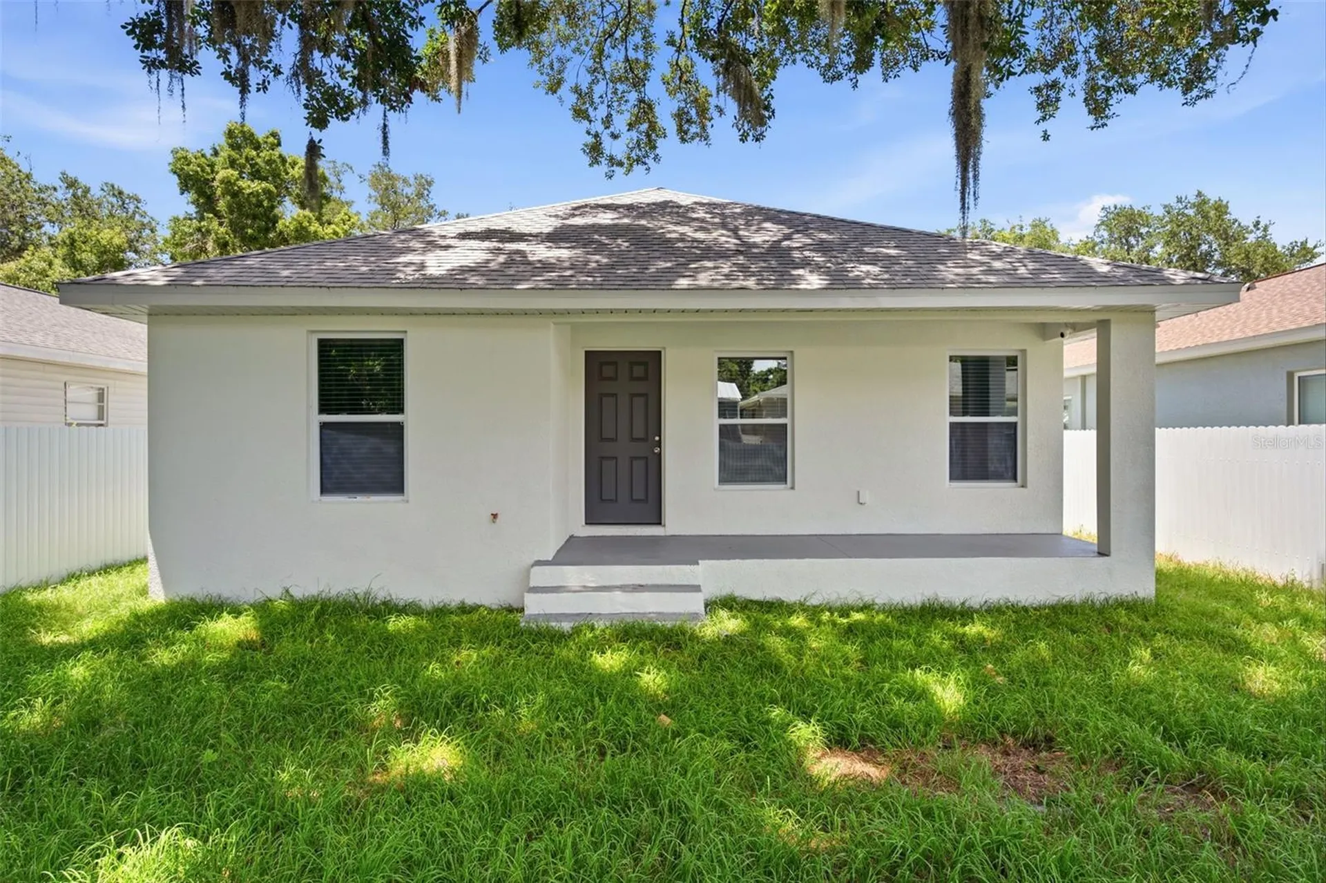 1319 E Church Street Plant City FL 33563