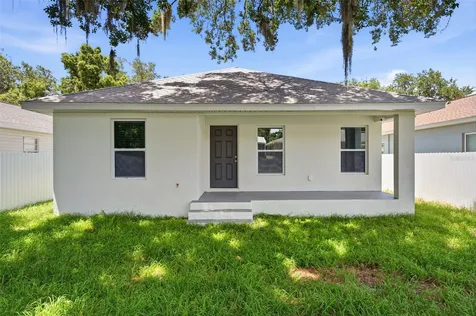 1319 E Church Street Plant City FL 33563