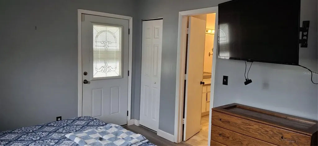 6944 Buhrley Terrace N St Petersburg FL 33709