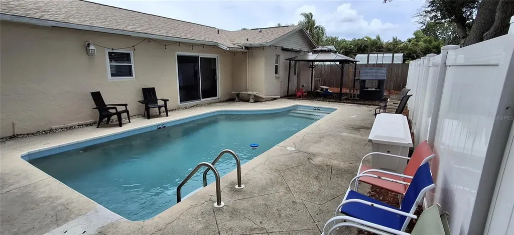 6944 Buhrley Terrace N St Petersburg FL 33709