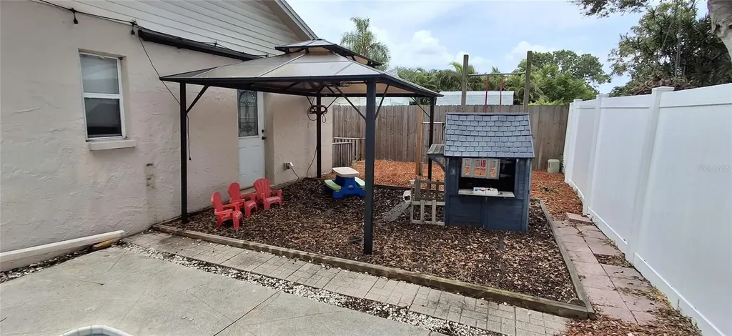 6944 Buhrley Terrace N St Petersburg FL 33709