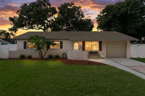 6944 Buhrley Terrace N St Petersburg FL 33709