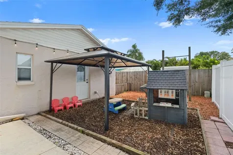 6944 Buhrley Terrace N St Petersburg FL 33709