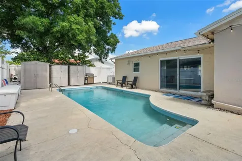6944 Buhrley Terrace N St Petersburg FL 33709