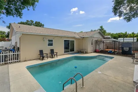6944 Buhrley Terrace N St Petersburg FL 33709