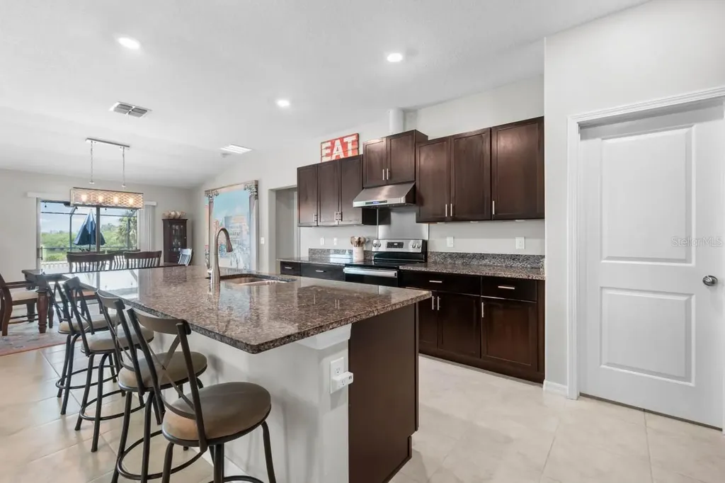 809 Timeless Moss Drive Ruskin FL 33570