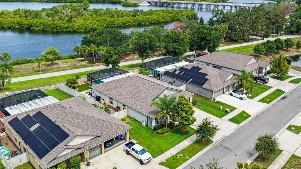 809 Timeless Moss Drive Ruskin FL 33570