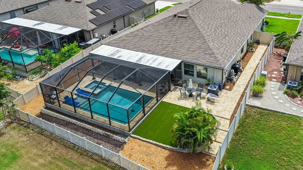 809 Timeless Moss Drive Ruskin FL 33570
