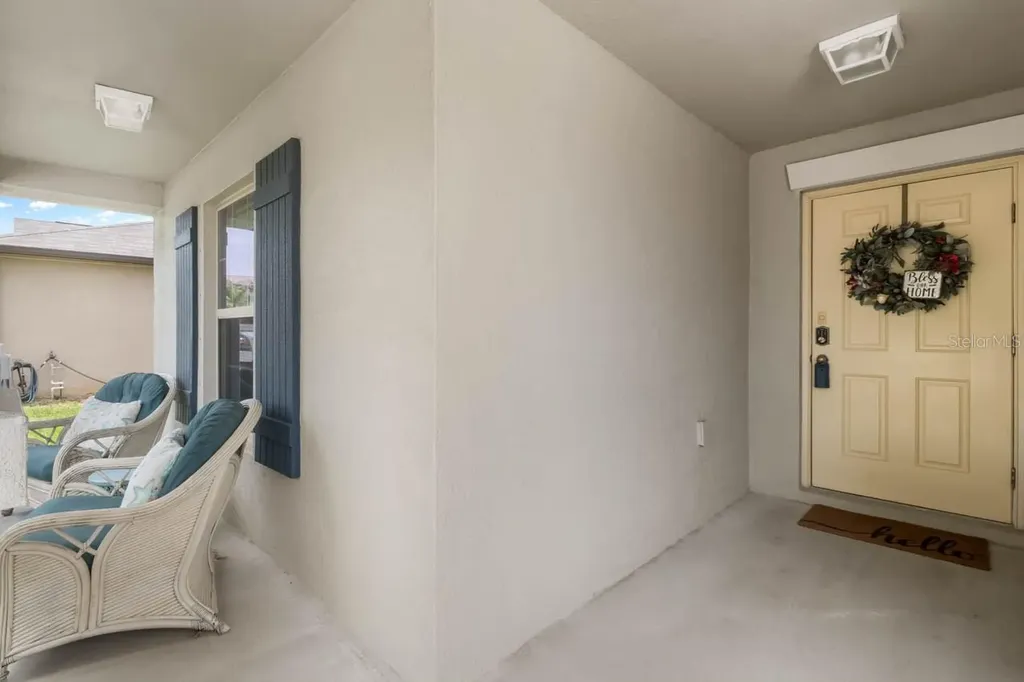 809 Timeless Moss Drive Ruskin FL 33570