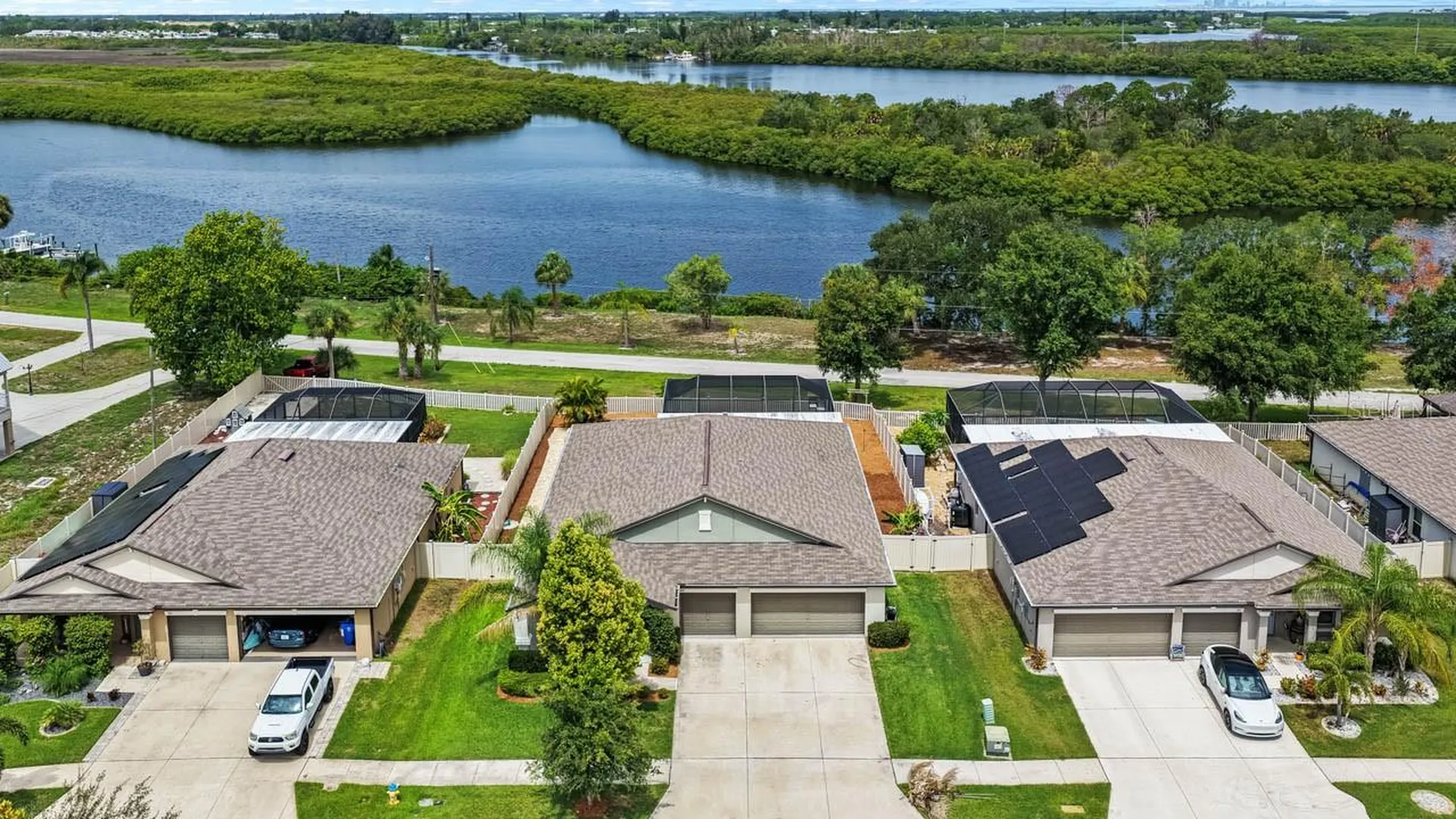 809 Timeless Moss Drive Ruskin FL 33570