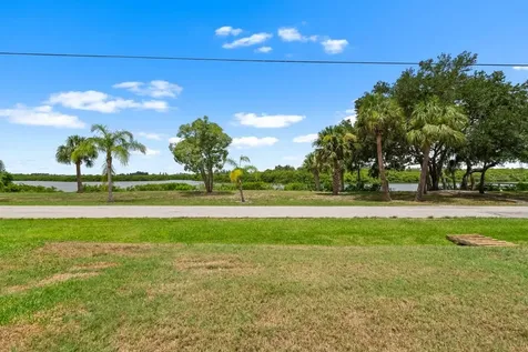 809 Timeless Moss Drive Ruskin FL 33570
