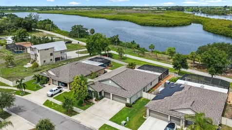 809 Timeless Moss Drive Ruskin FL 33570