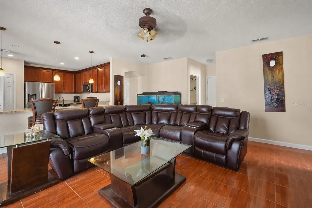 335 Churchill Court Kissimmee FL 34759