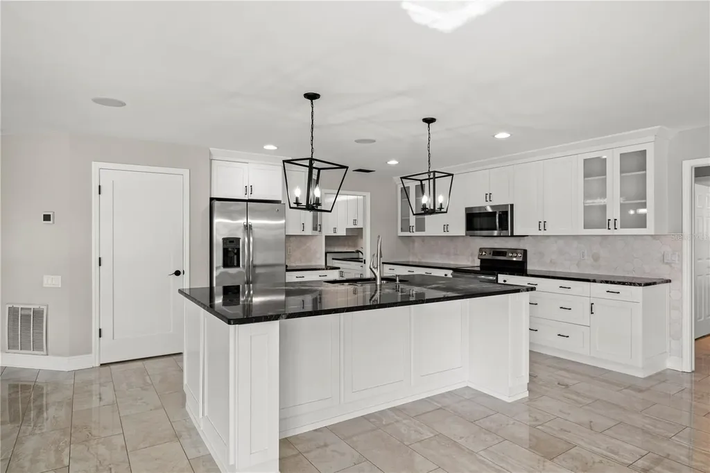 5104 E Longboat Boulevard Tampa FL 33615