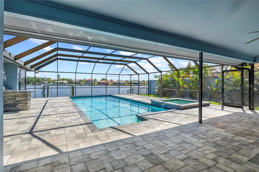 5104 E Longboat Boulevard Tampa FL 33615