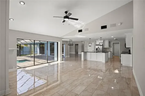 5104 E Longboat Boulevard Tampa FL 33615