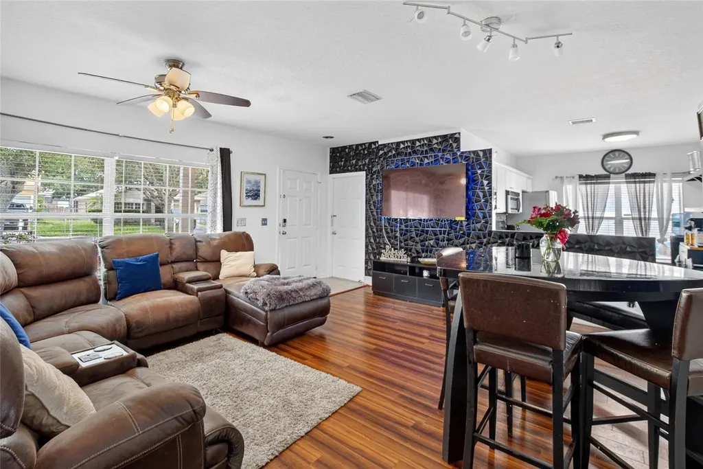 346 Summer Sails Drive Valrico FL 33594