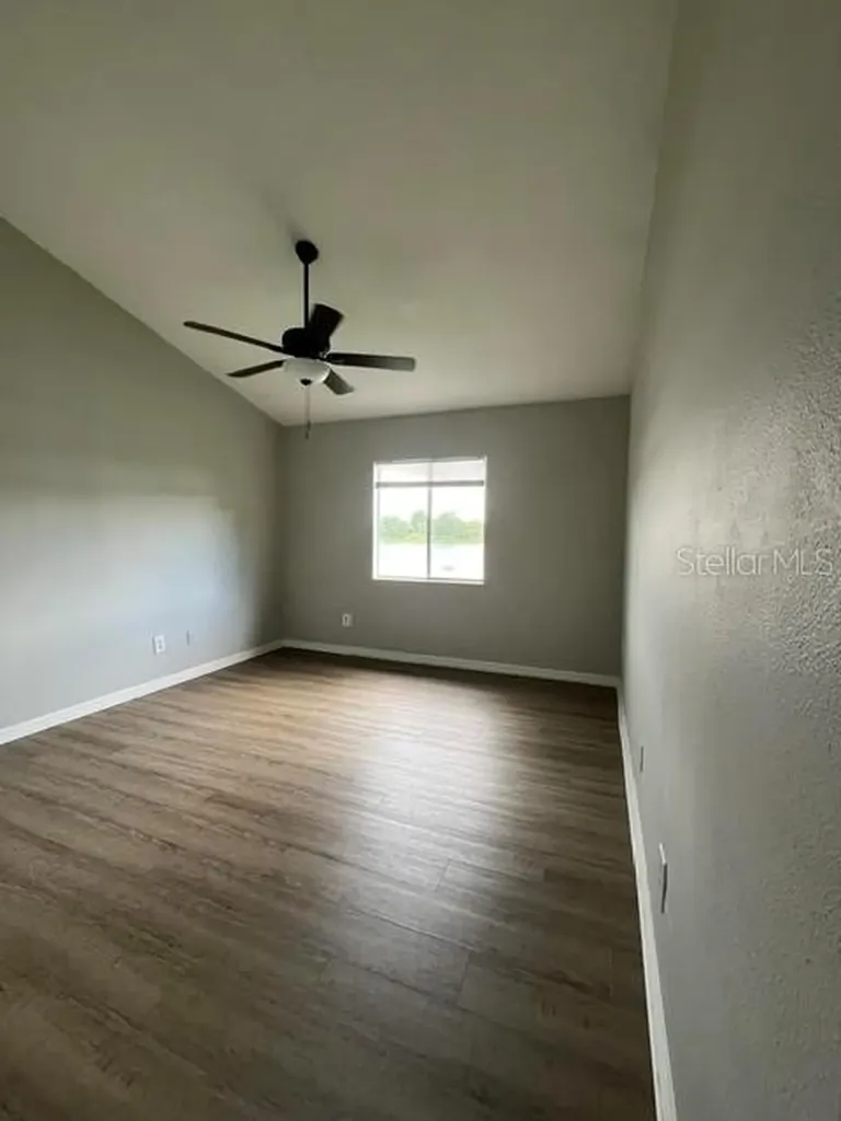 145 N Pearl Lake Causeway Altamonte Springs FL 32714