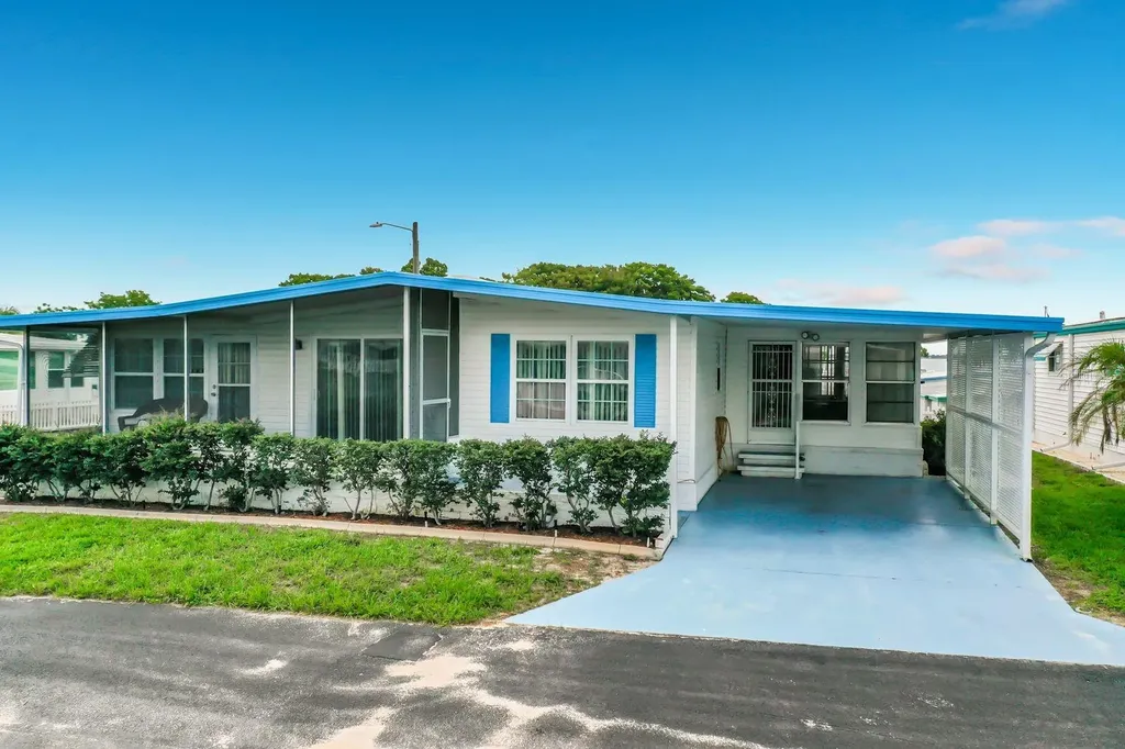 176 Sunset Drive Tavares FL 32778