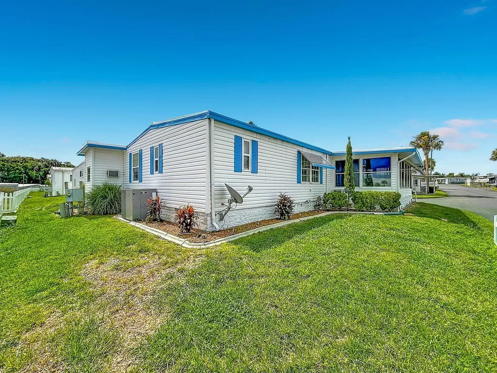 176 Sunset Drive Tavares FL 32778
