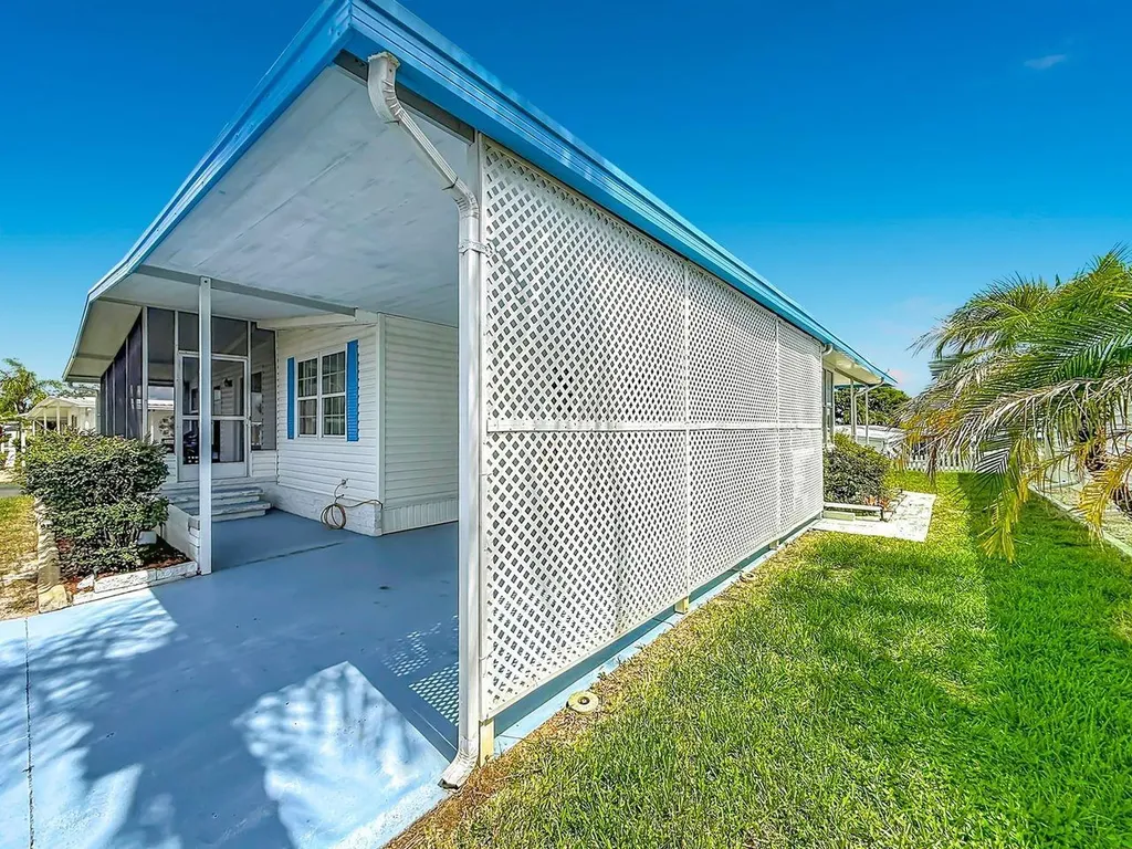 176 Sunset Drive Tavares FL 32778