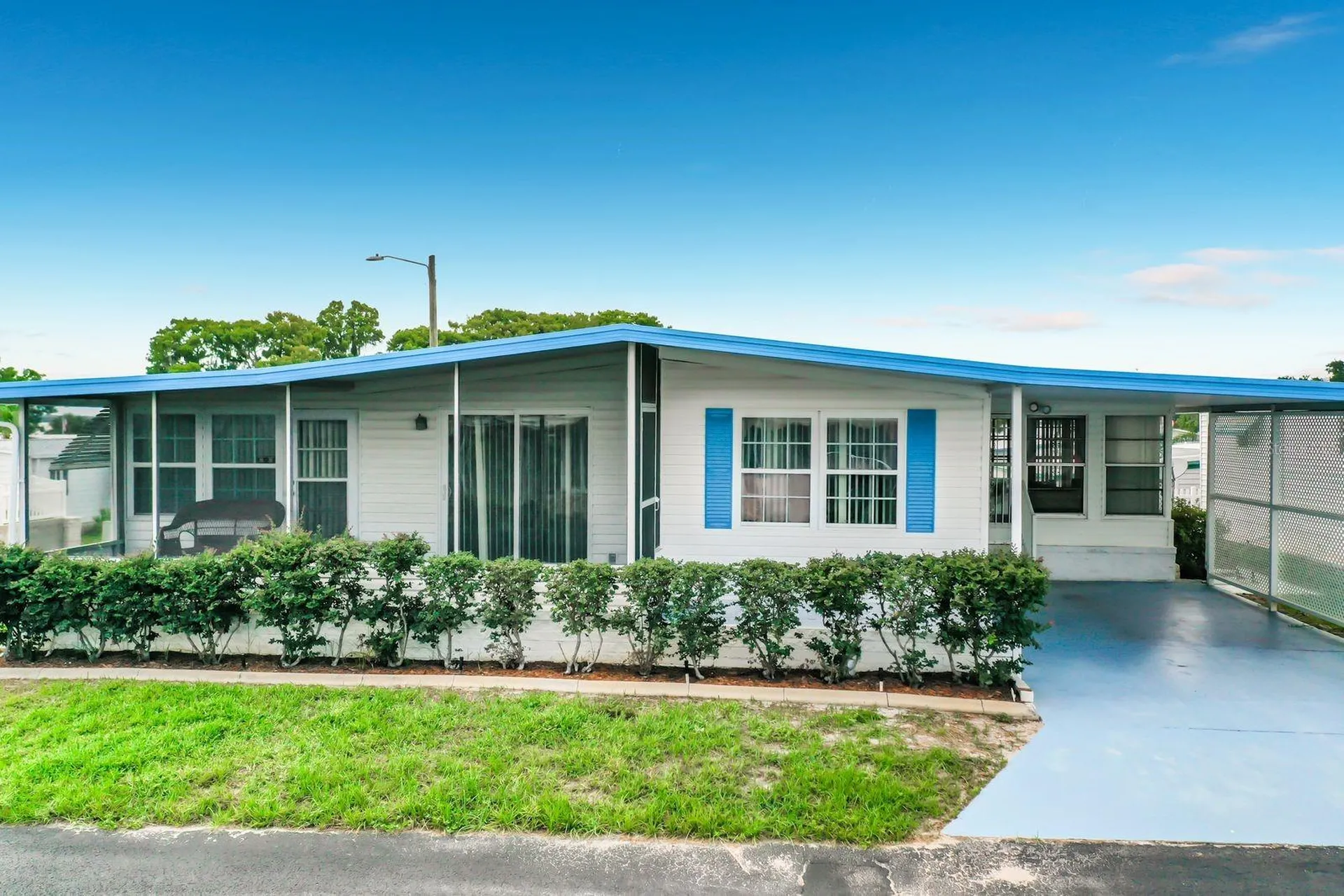 176 Sunset Drive Tavares FL 32778