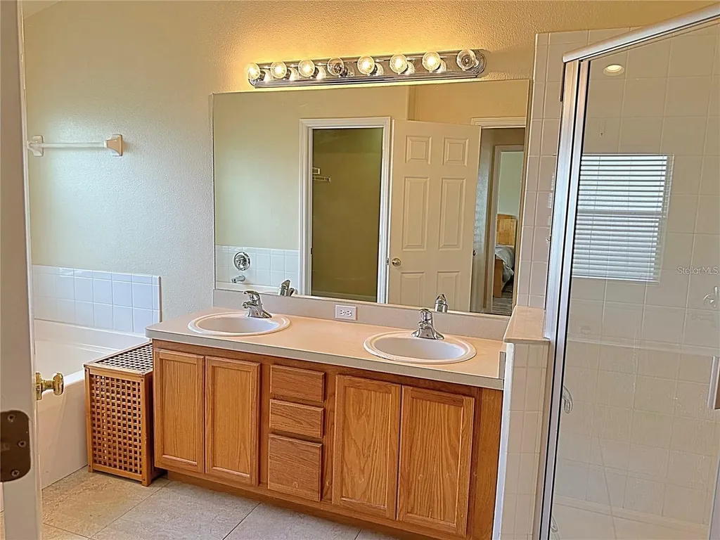 13129 Thoroughbred Loop Largo FL 33773