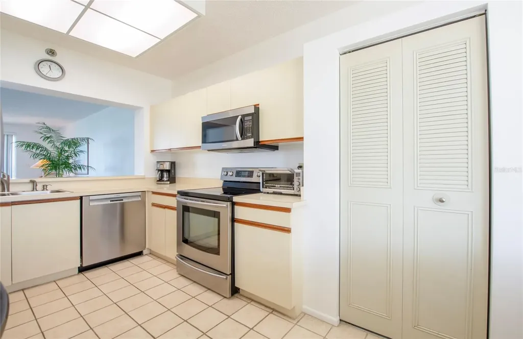 7984 Sailboat Key Boulevard S St Petersburg FL 33707