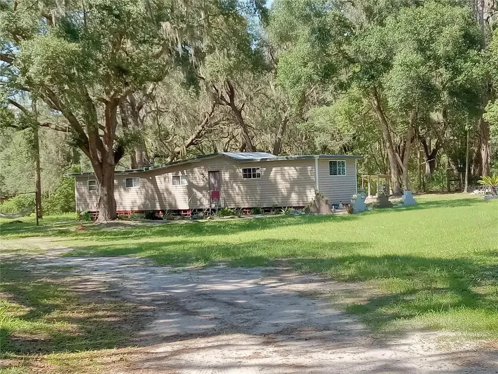16395 SE 117th Avenue Weirsdale FL 32195