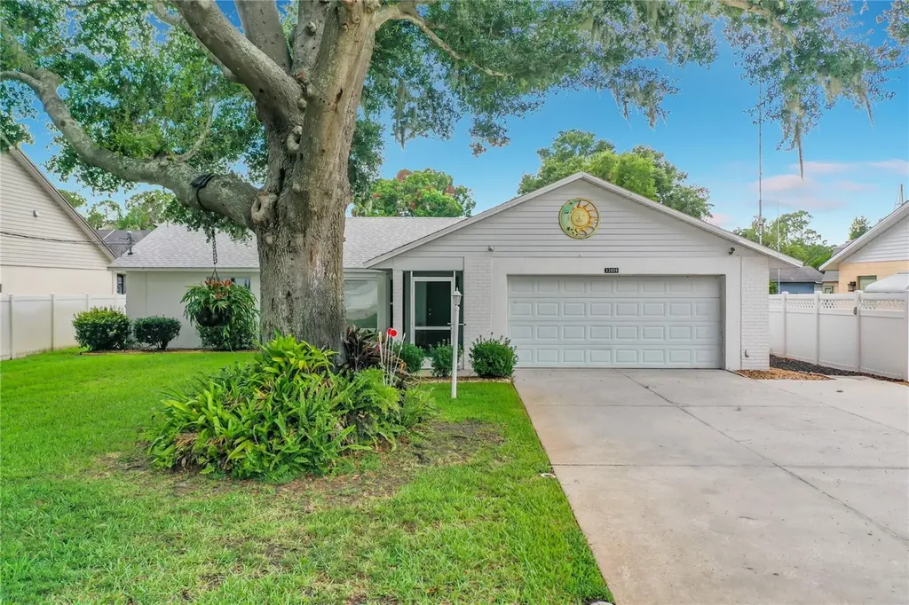 33909 Linda Lane Leesburg FL 34788