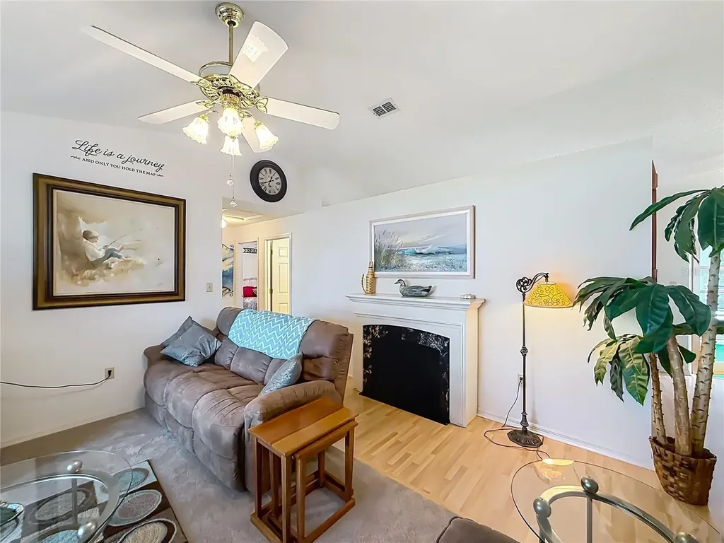 33909 Linda Lane Leesburg FL 34788