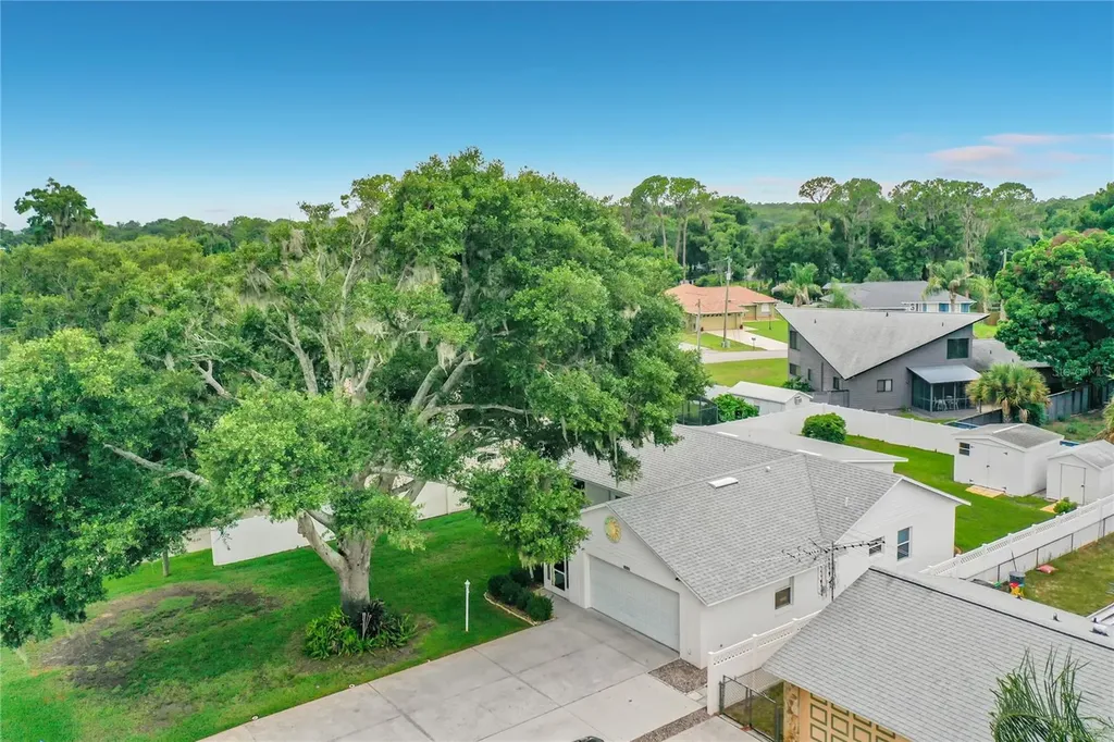 33909 Linda Lane Leesburg FL 34788