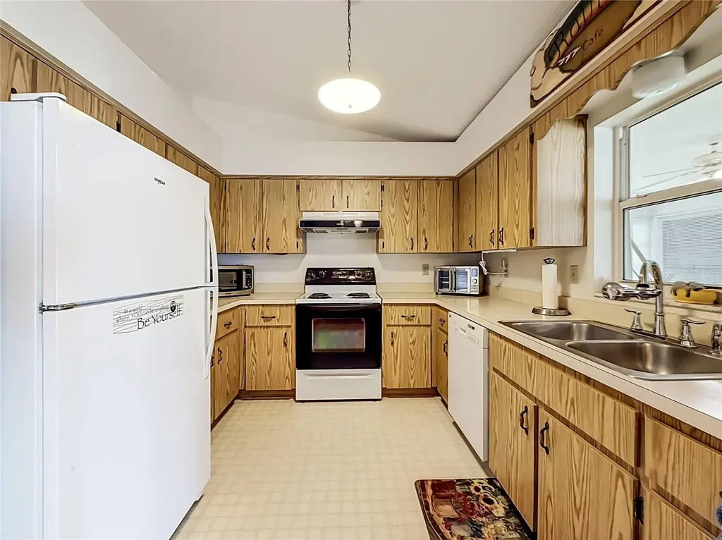 33909 Linda Lane Leesburg FL 34788