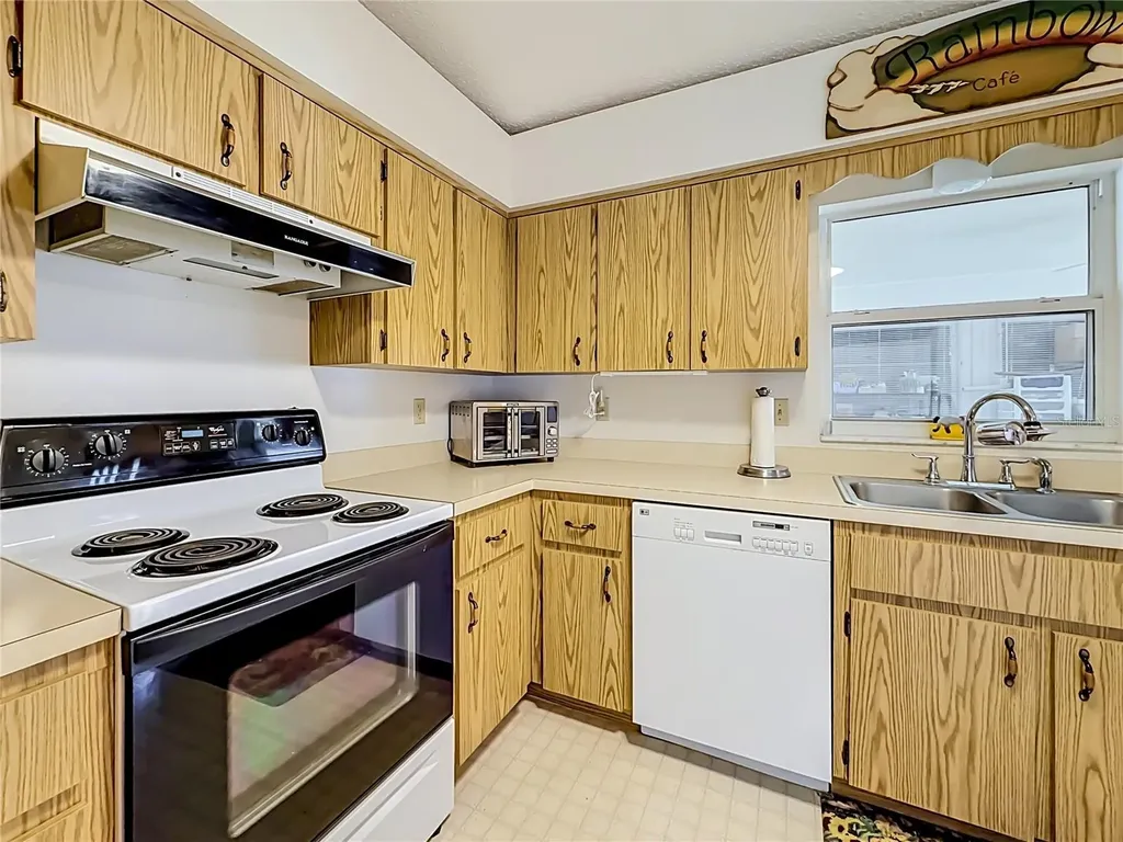 33909 Linda Lane Leesburg FL 34788