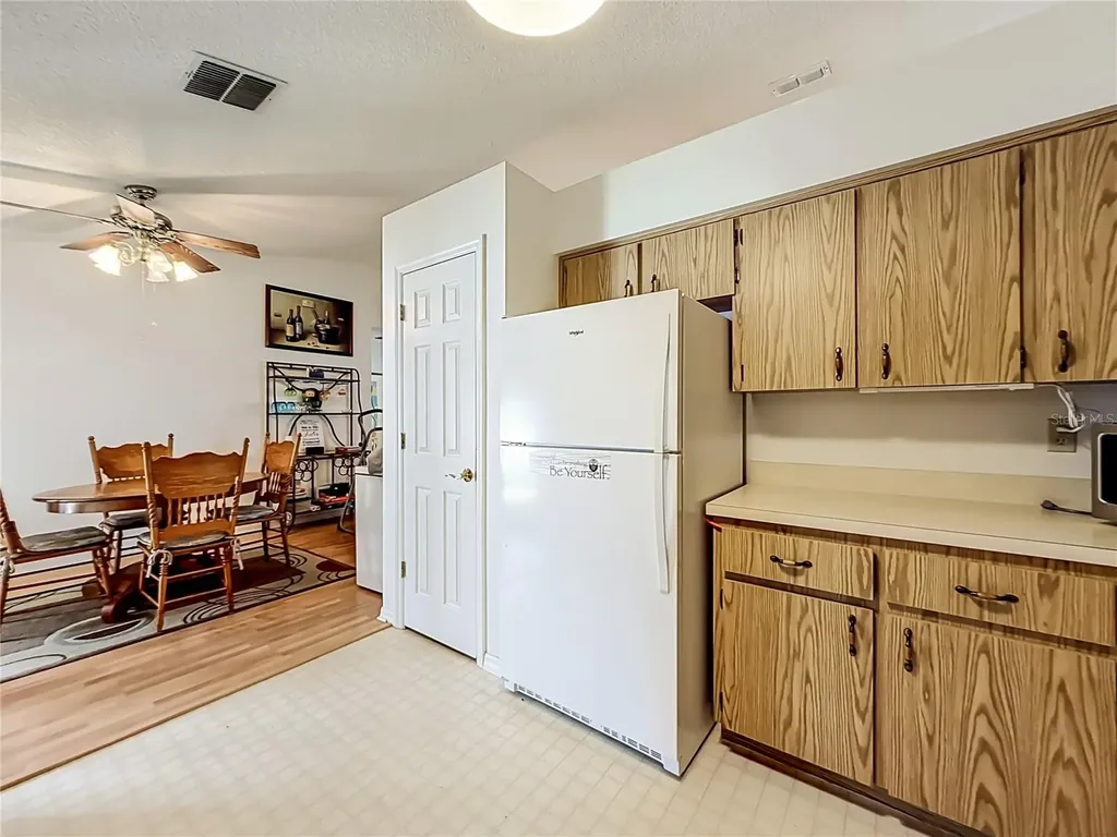33909 Linda Lane Leesburg FL 34788
