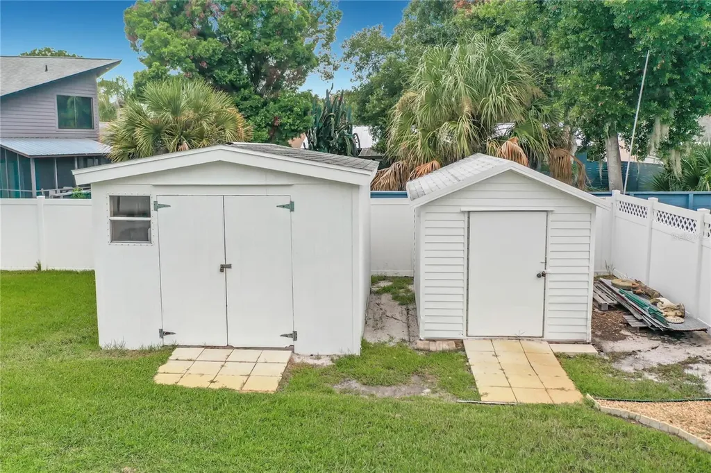 33909 Linda Lane Leesburg FL 34788
