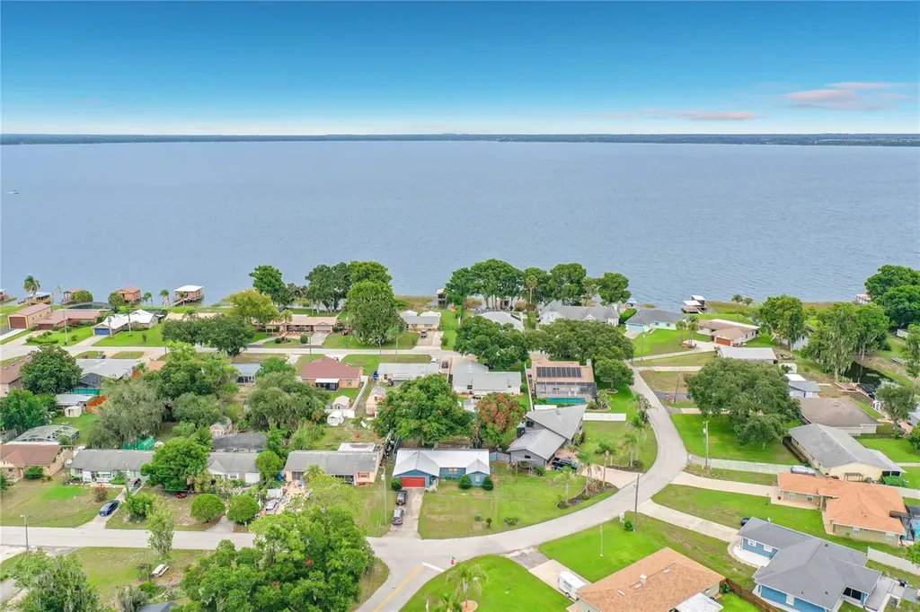 33909 Linda Lane Leesburg FL 34788