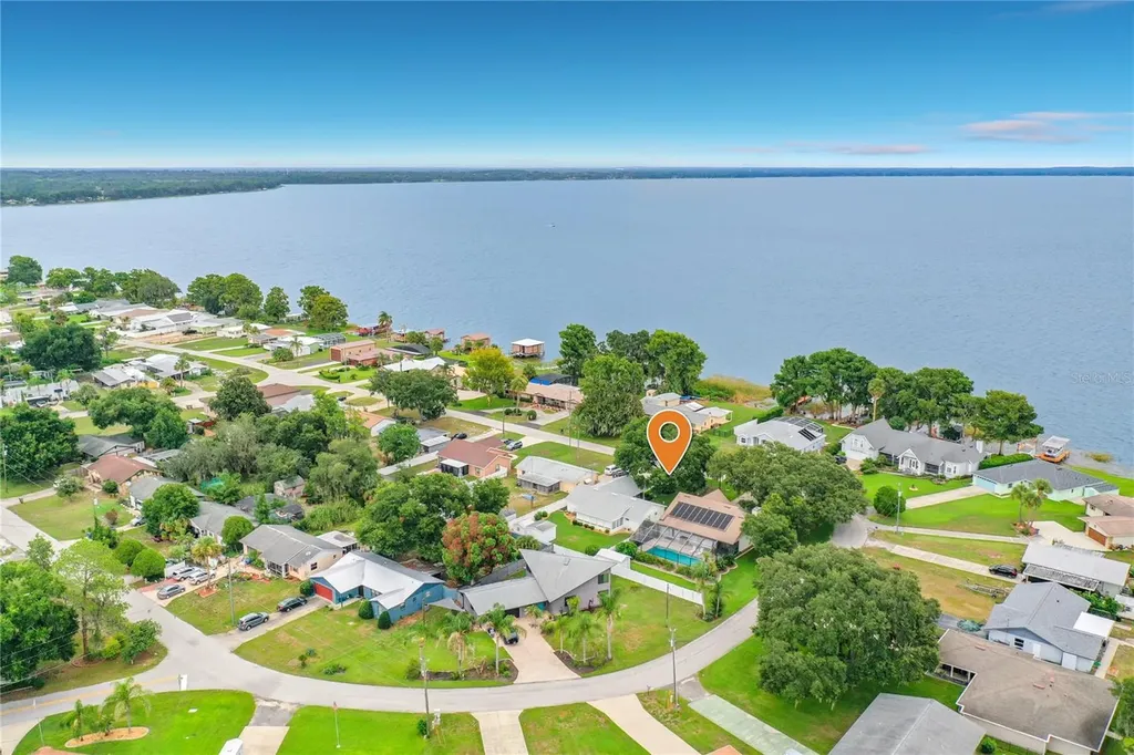 33909 Linda Lane Leesburg FL 34788