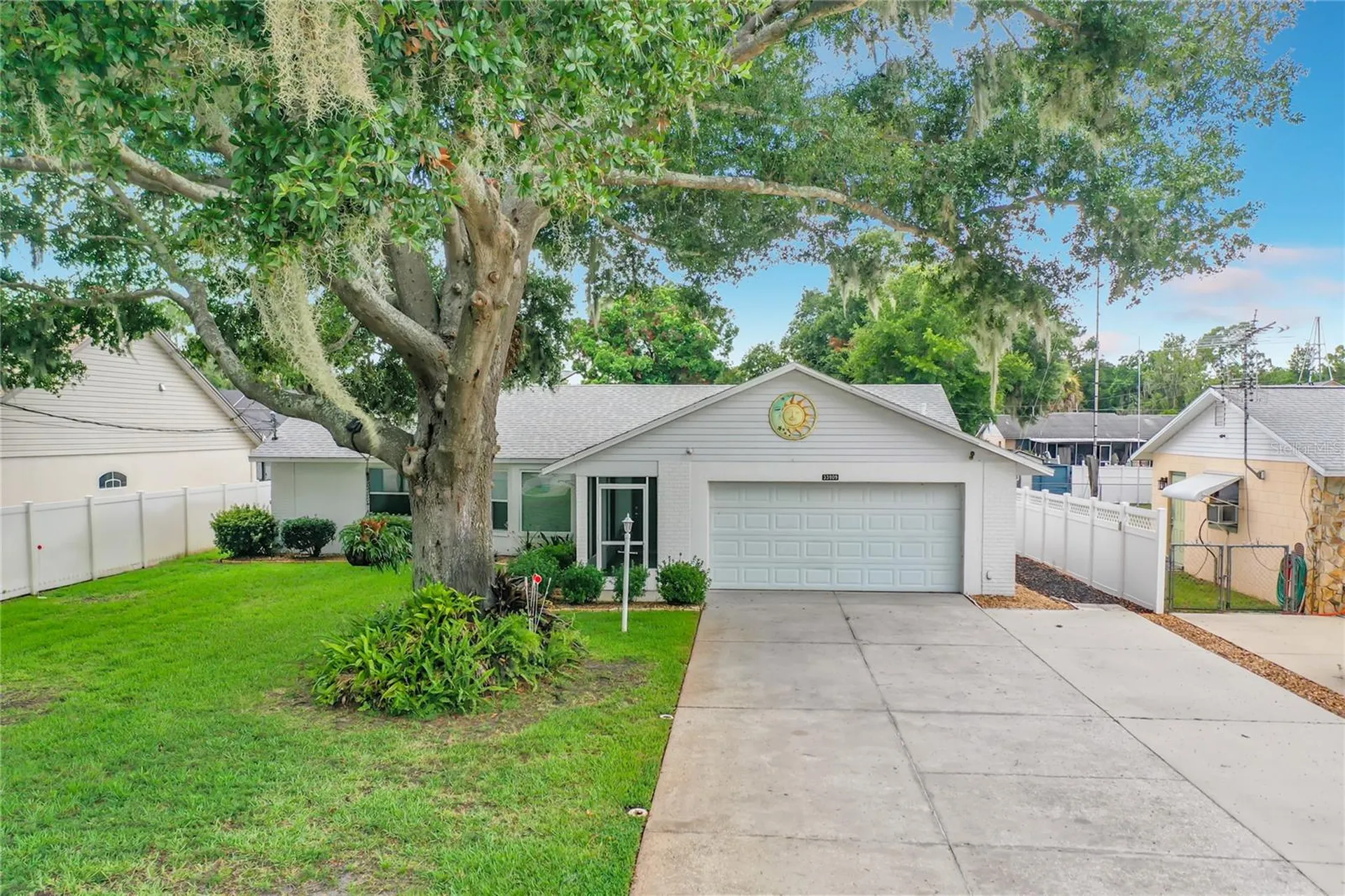 33909 Linda Lane Leesburg FL 34788