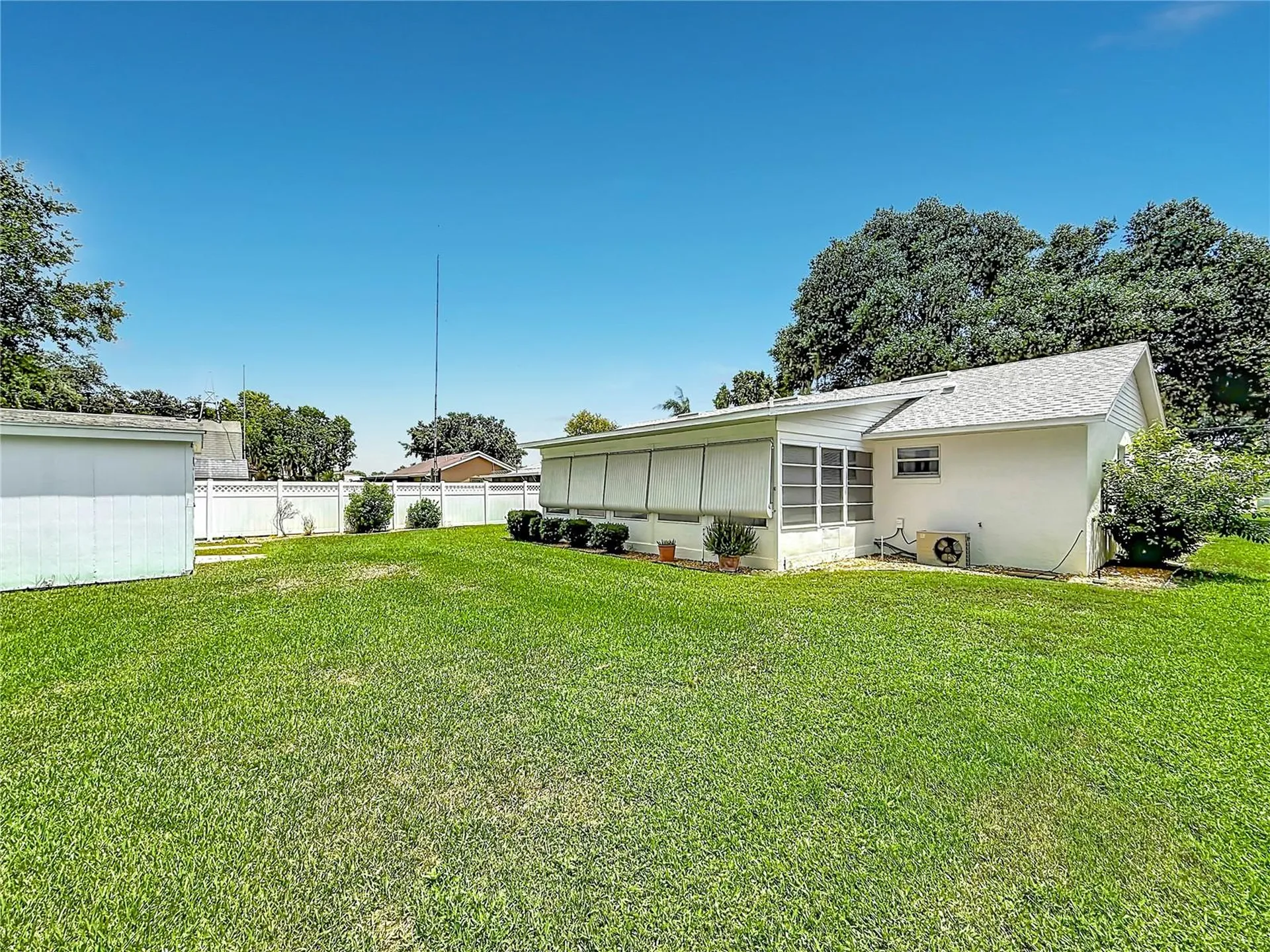 33909 Linda Lane Leesburg FL 34788