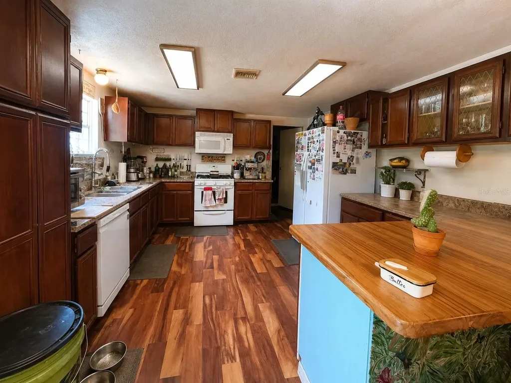 355 S Stacy Grove Rd, Road Oak Hill FL 32759