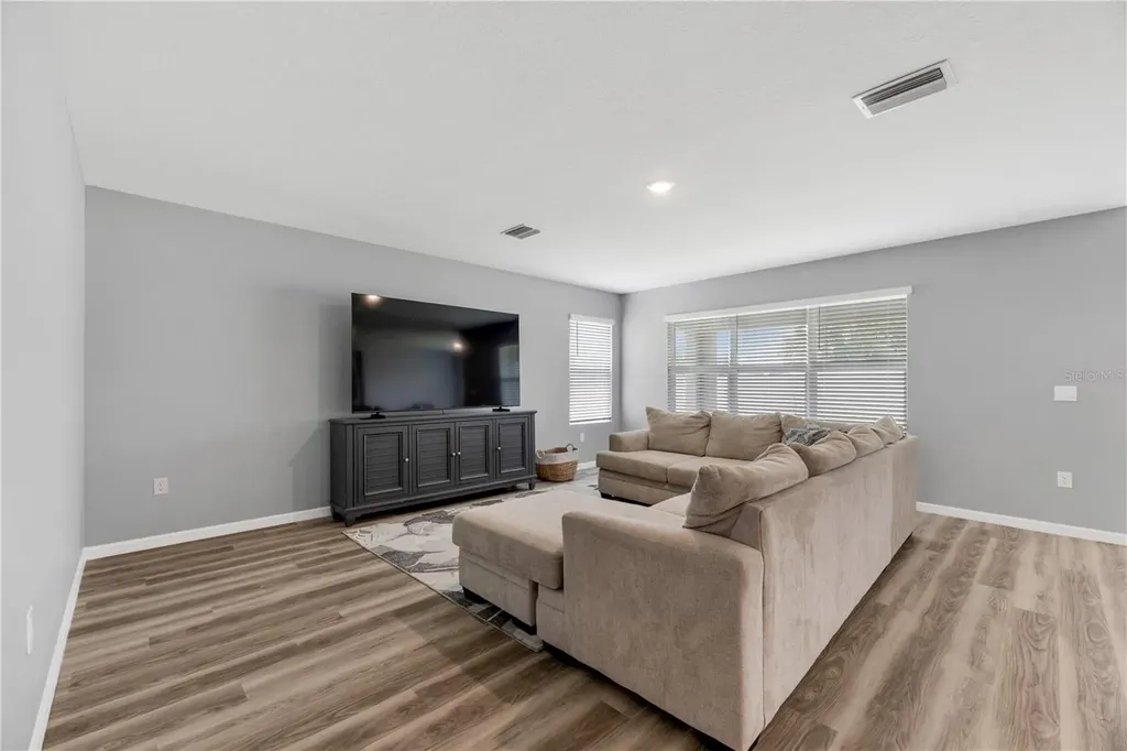 1697 Sourwood Drive Ruskin FL 33570