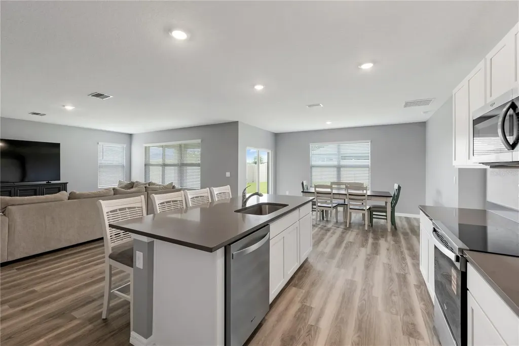 1697 Sourwood Drive Ruskin FL 33570