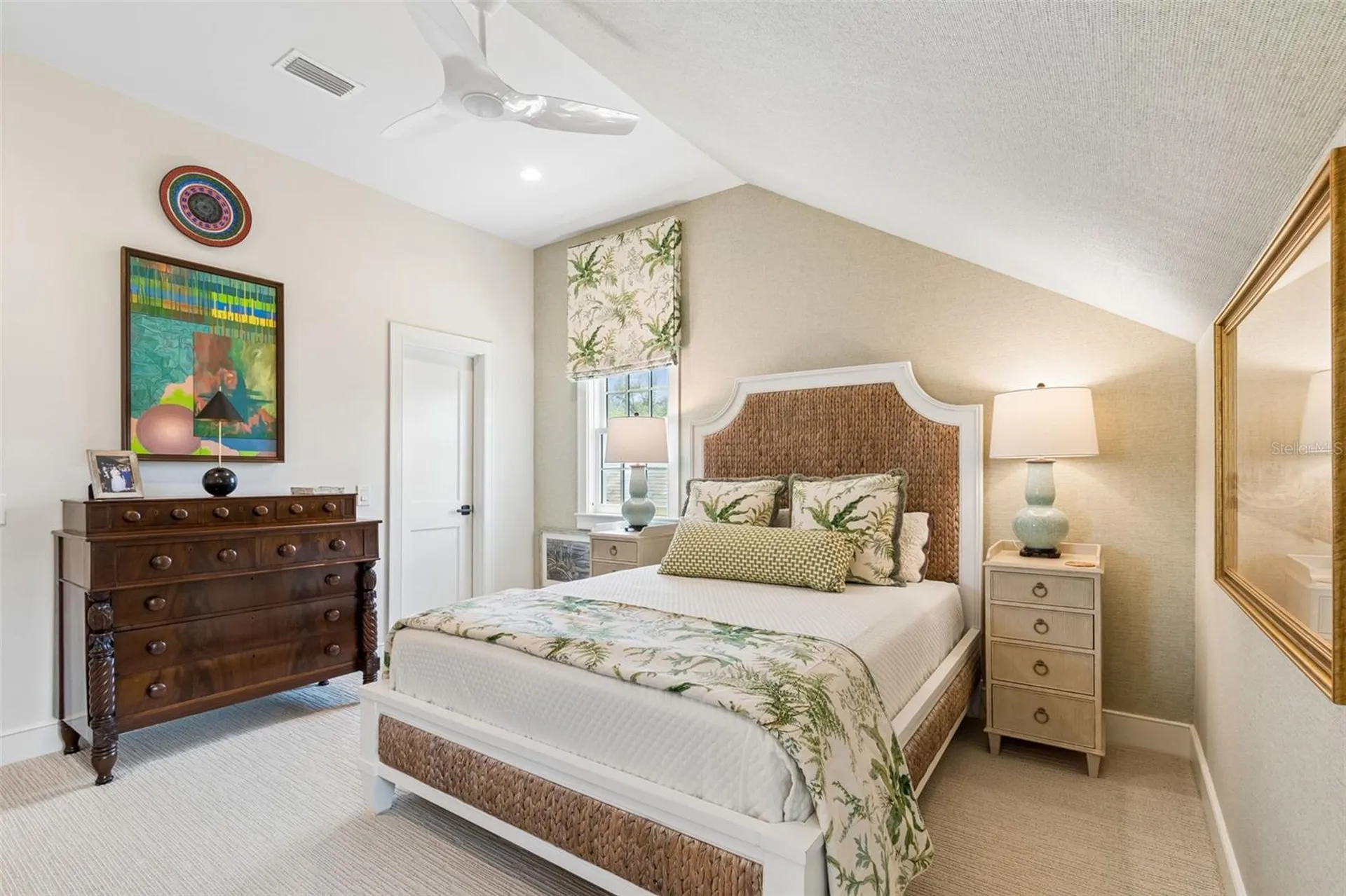 2414 W Country Club Avenue Tampa FL 33611